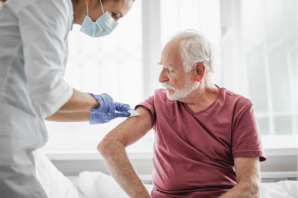 اهمیت واکسیناسیون در افراد بزرگسال (واکسن آنفلوانزا)
